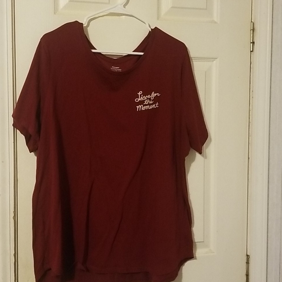 Burgundy tee - Picture 1 of 3